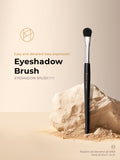 Studio 17 Base eyeshadow brush 711