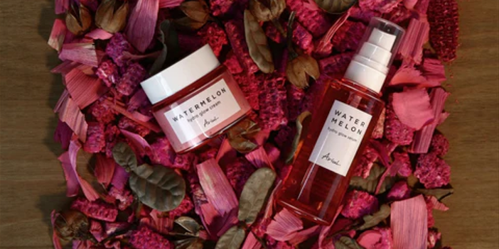 Unlocking the Secrets of Radiant Skin: Your Definitive Handbook for Anti-Aging and Acne Solutions