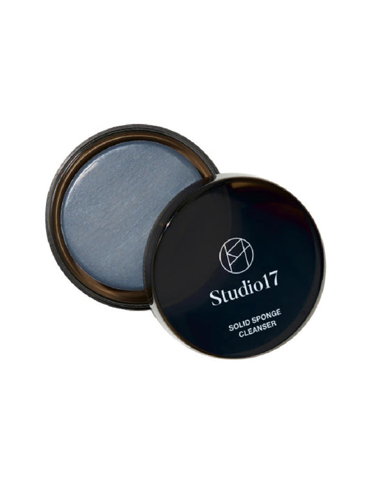 Studio 17 Brush & puff cleanser