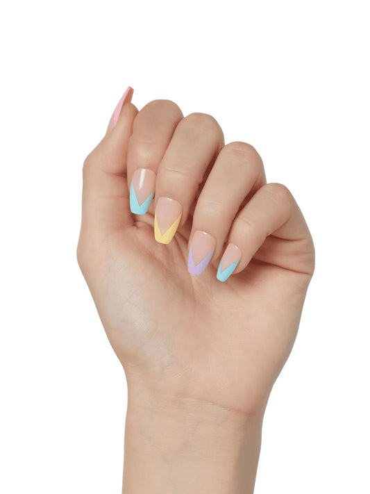 KISS VOGUISH FANTASY NAILS ON POINT KV17V01