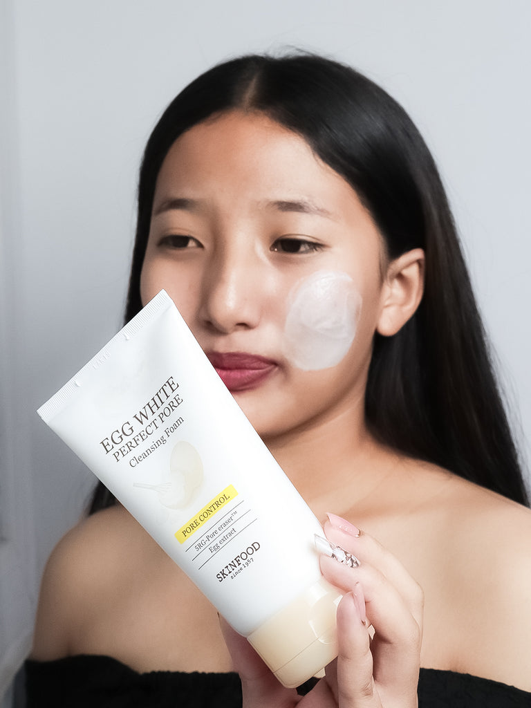 SKINFOOD Egg White Perfect Pore Cleansing Foam : Removes impurities and excessive oils