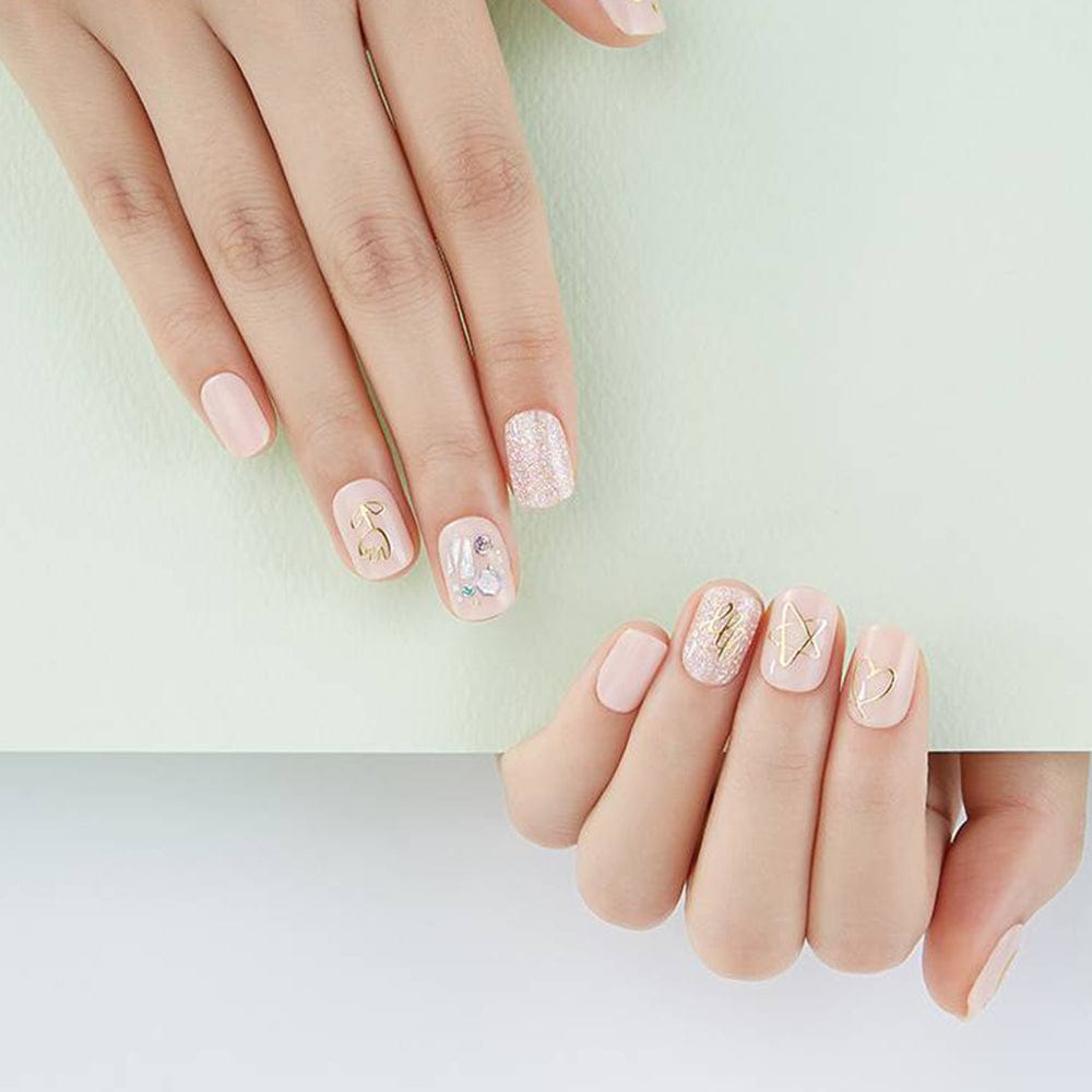 DASHING DIVA EXPRESSIONS Golden Drawing